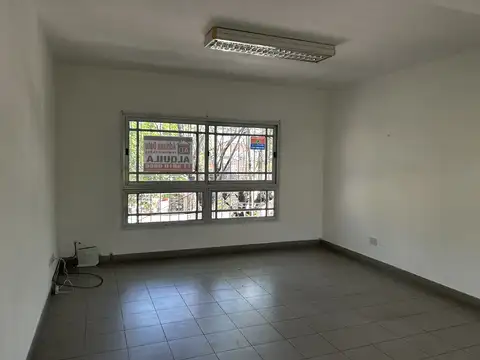 Oficina en Alquiler en Hurlingham, $ 350.000