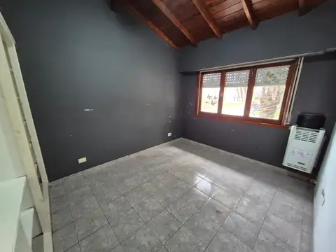 Depto Tipo Casa 4 ambientes con 1 baño