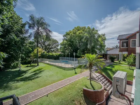 Casa en Venta con 6 cocheras