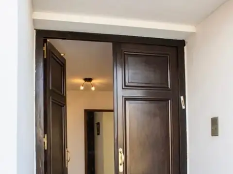 Casa 5 ambientes con 4 baños