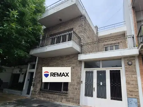 CASA 5 AMBIENTES VENTA LOMAS DE ZAMORA JARDIN