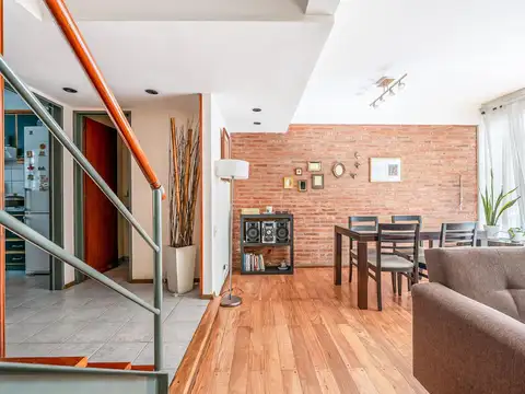 Casa 5 ambientes con 3 baños