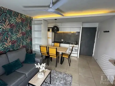 1 de Mayo 2278 - Piso 0104