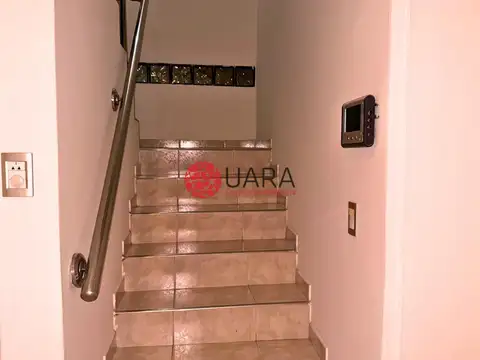 CASA EN VENTA IMPECABLE Bº JOSE HERNANDEZ