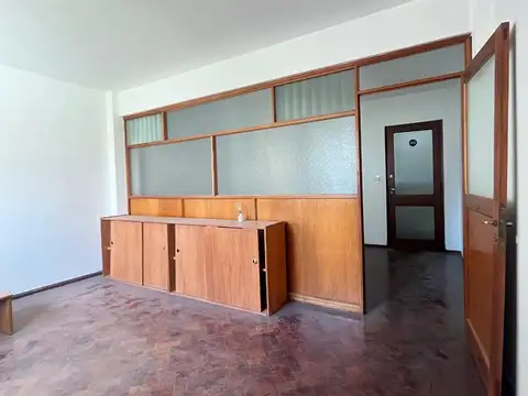 Oficina en Alquiler 50 años