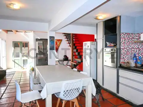 VENTA DE CASA 4 AMBIENTES EN BANFIELD - LOMAS DE ZAMORA