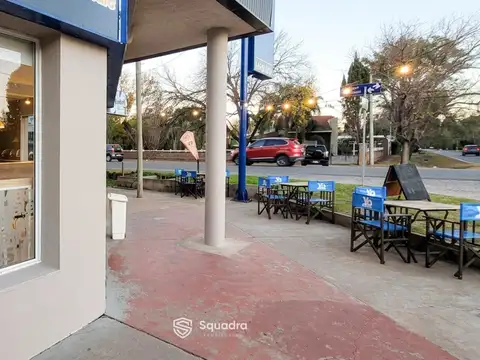 VENTA - Fondo de comercio: heladadería, cafeteria y café al paso - Funes.