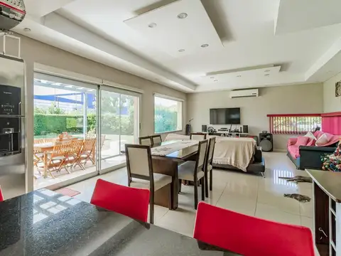 Casa en Venta en Countries y Barrios Cerrados en Tigre, USD 300.000