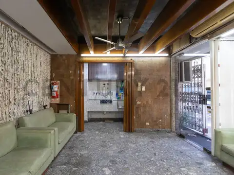 Treinta Y Tres Orientales 100, Piso 0