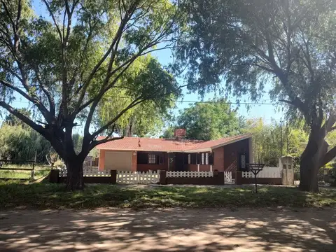 Casa 4 ambientes con 1 baño