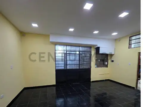 Calle 4 24582400, Piso 0