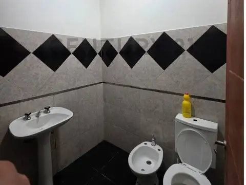 VENTA CASA 3 AMBIENTES + LOCAL BERAZATEGUI