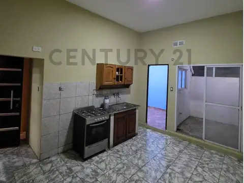 Casa 3 ambientes con 2 baños