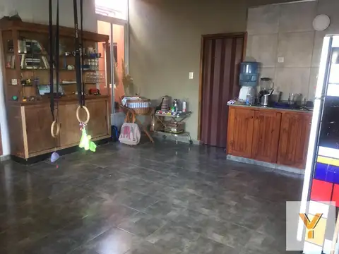 Casa 3 ambientes con 2 baños