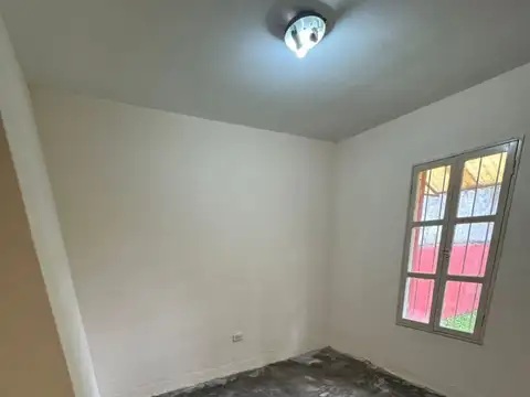 Casa 3 ambientes con 1 baño