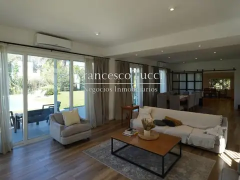 Casa en Venta al Oeste