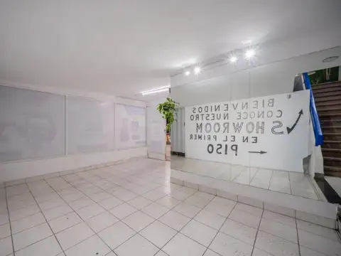 Coronel Ramón Lorenzo Falcón 7000, Piso 1