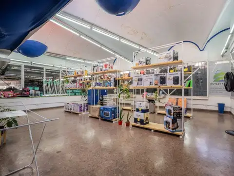 LOCAL EN GALERÍA | 200 M2 | PERMUTA