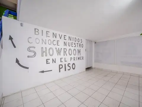 Coronel Ramón Lorenzo Falcón 7000, Piso 1