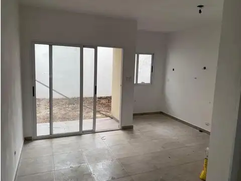 5 Amb. a Estrenar con Patio, Balcón Terraza y Cochera