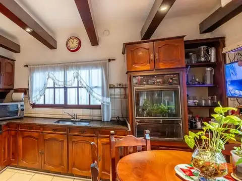 VENTA CASA 4 AMBIENTES WILDE CON COCHERA, TERRAZA Y PARRILLA ideal inversores