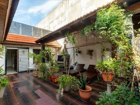 VENTA CASA 4 AMBIENTES WILDE CON COCHERA, TERRAZA Y PARRILLA ideal inversores