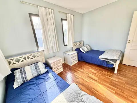 Casa 5 ambientes con 3 baños