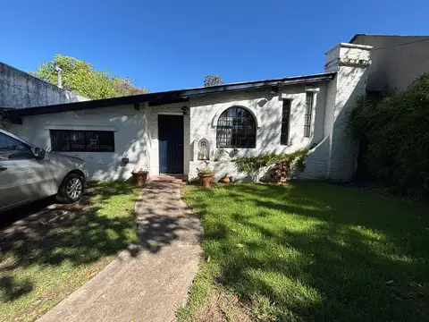 Casa en venta con renta hasta julio 2027 - Bella Vista