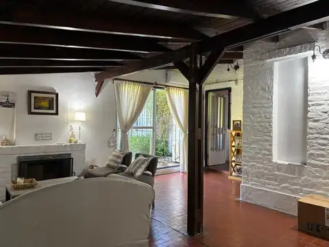 Casa en Venta con 1 cochera