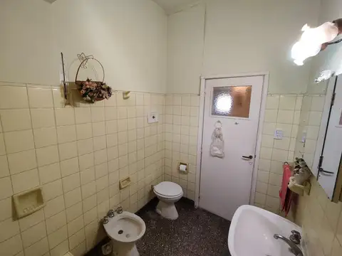 CASA EN VENTA 5 AMBIENTES CENTRO LUJAN