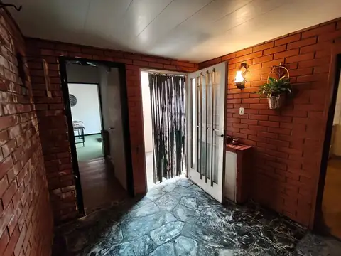 CASA EN VENTA 5 AMBIENTES CENTRO LUJAN