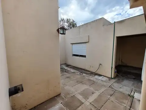 CASA EN VENTA 5 AMBIENTES CENTRO LUJAN