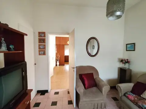 CASA EN VENTA 5 AMBIENTES CENTRO LUJAN