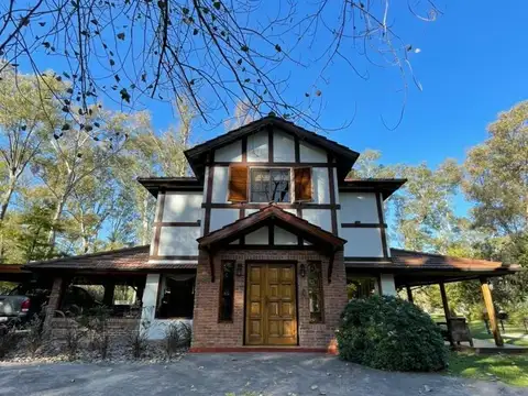 CASA 7 AMBIENTES CON PISCINA - LA TRADICION