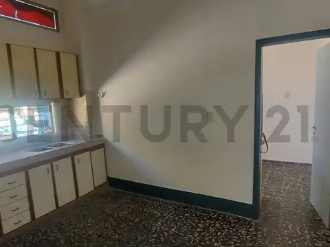 Casa 6 ambientes con 4 baños