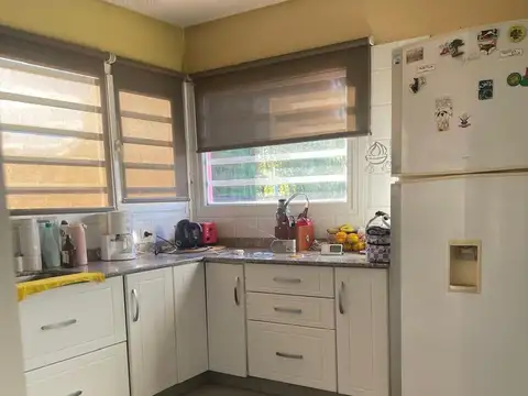 Casa 6 ambientes con 2 baños