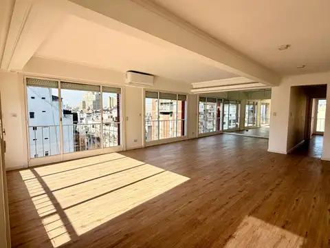 4/5 Ambientes  - Piso Alto - Recoleta