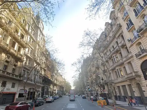 Avenida de Mayo e/ Piedras y Cochabamba
