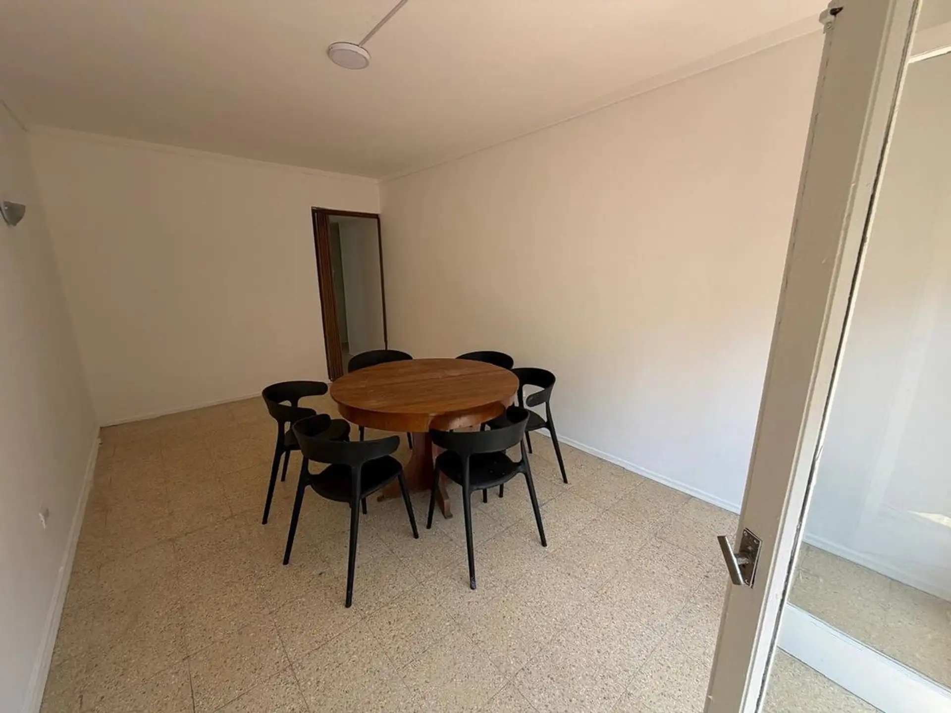 Alquiler departamento 2 amb con dep balcón cochera
