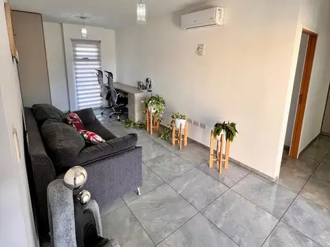 Casa en Venta - 3 Dorm. 3 Baños - Garage - Pileta - Patio - 285 m² terreno - Villa Amelia