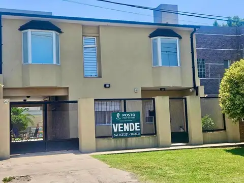 Casa en Venta - 3 Dorm. 3 Baños - Garage - Pileta - Patio - 285 m² terreno - Villa Amelia