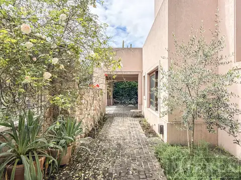 Casa en venta en La Lomada, Florida 9680