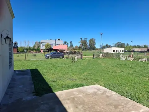 Casa 2 ambientes con 1 baño