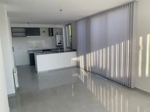 Casa 2 ambientes con 1 baño