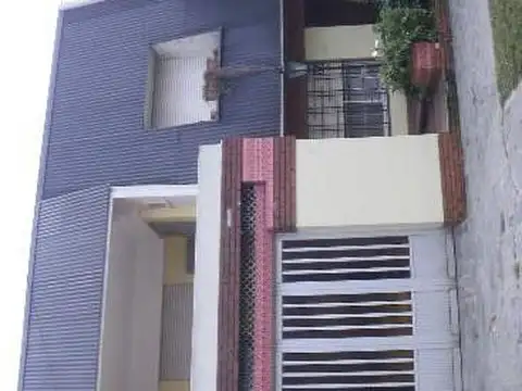 Casa - Venta - Argentina, LANUS - UCRANIA 2037