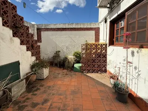 Depto Tipo Casa en Venta en Olivos, USD 140.000