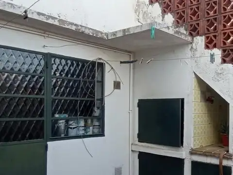 Depto Tipo Casa en Venta 50 años