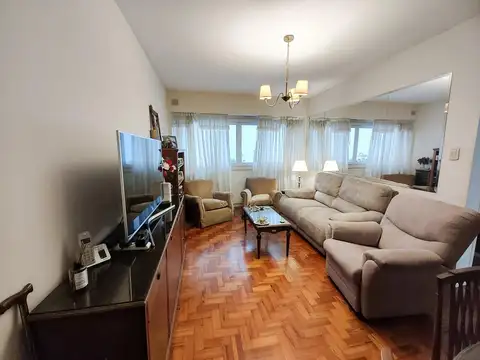 Venta 3 ambientes apto crédito. Contrafrente silencioso!