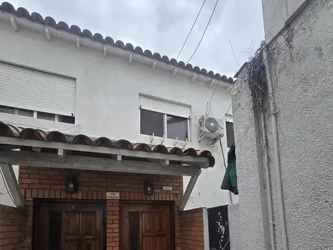 Depto Tipo Casa en Venta 40 años