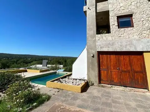 Casa en Venta con 5 cocheras